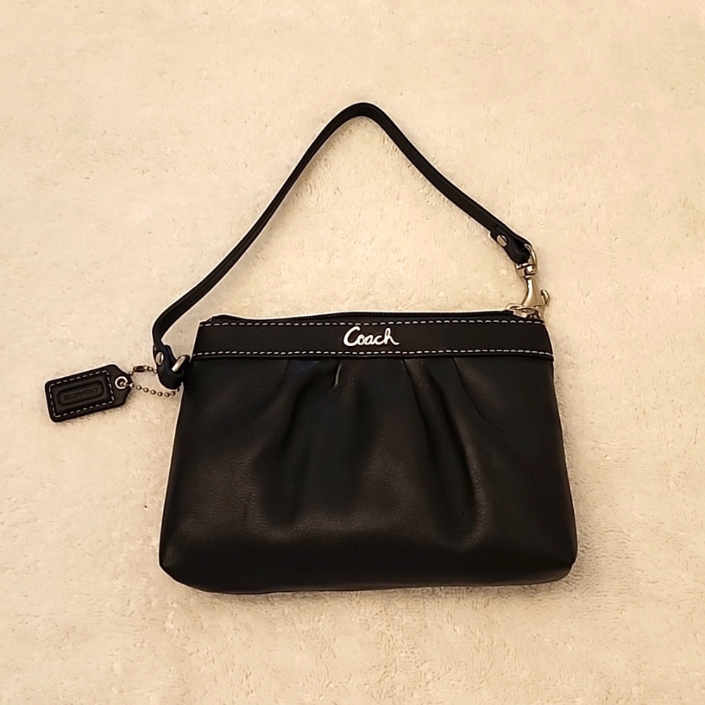 NWT  Coach Wristlet